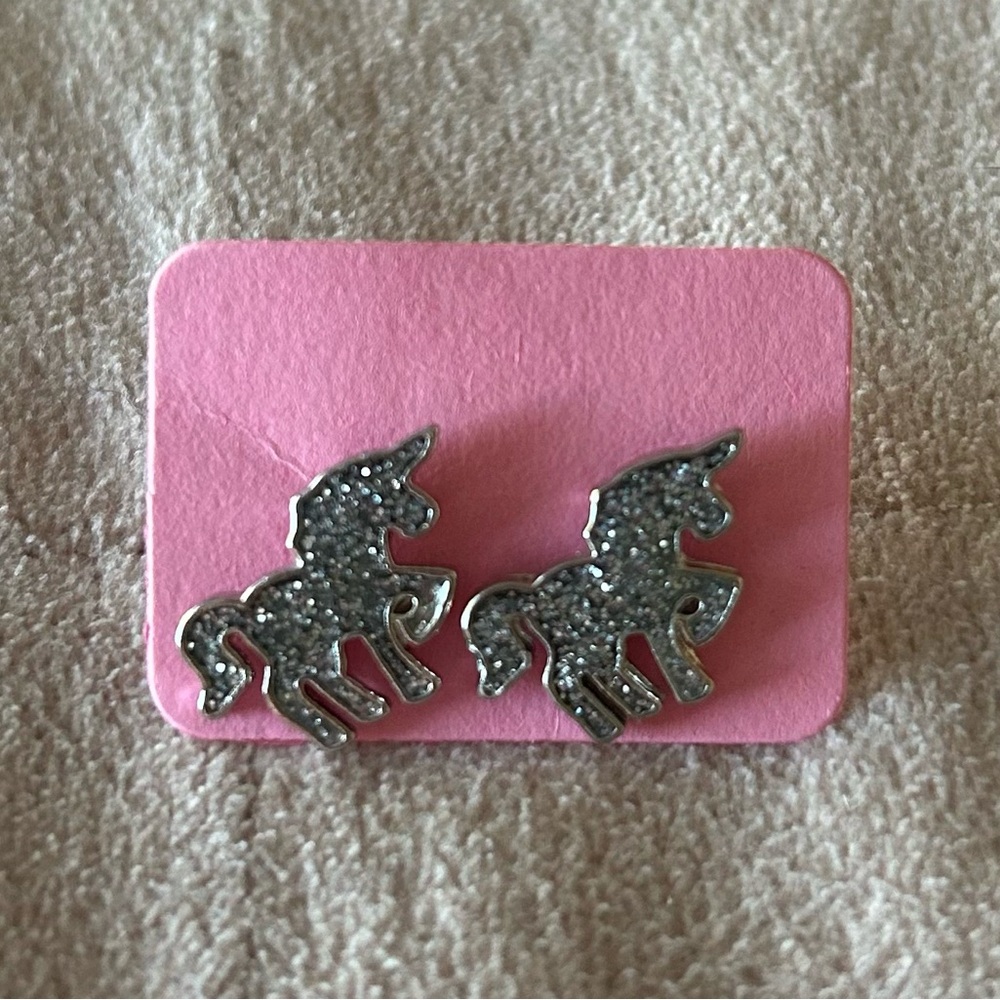💎🆕Like new kids earrings bundle - Picture 7 of 7